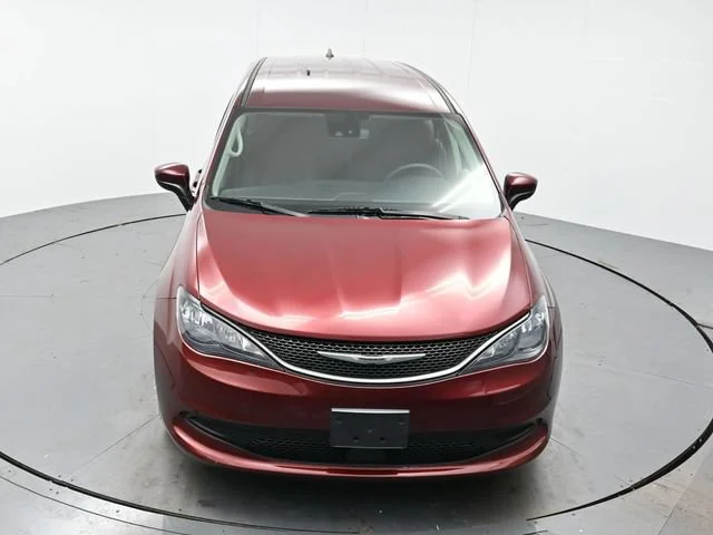 Used 2023 Velvet Red Pearlc Chrysler LX image 32