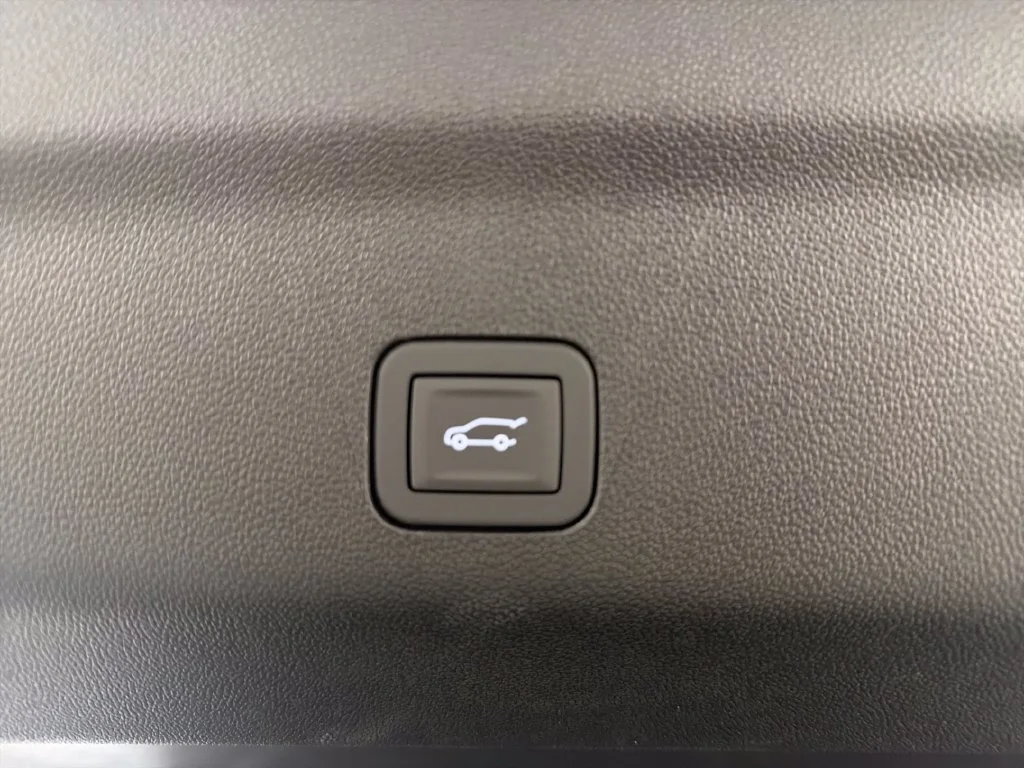New 2026 Sterling Metallic GMC AT4 image 9