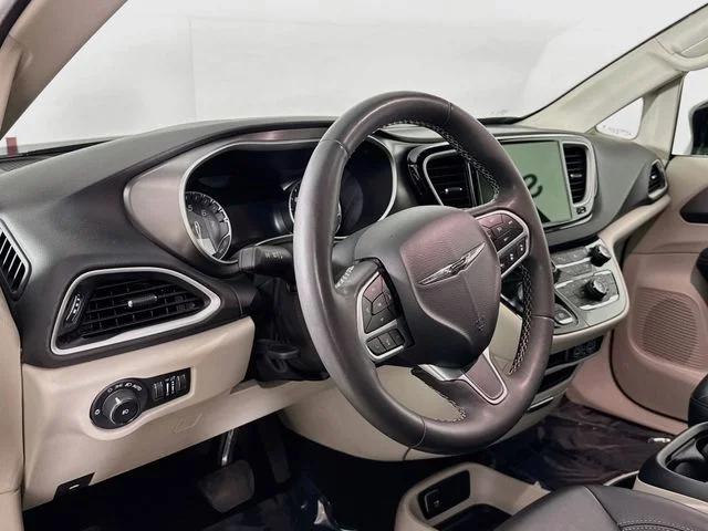 Used 2024 Black Chrysler Touring L image 9