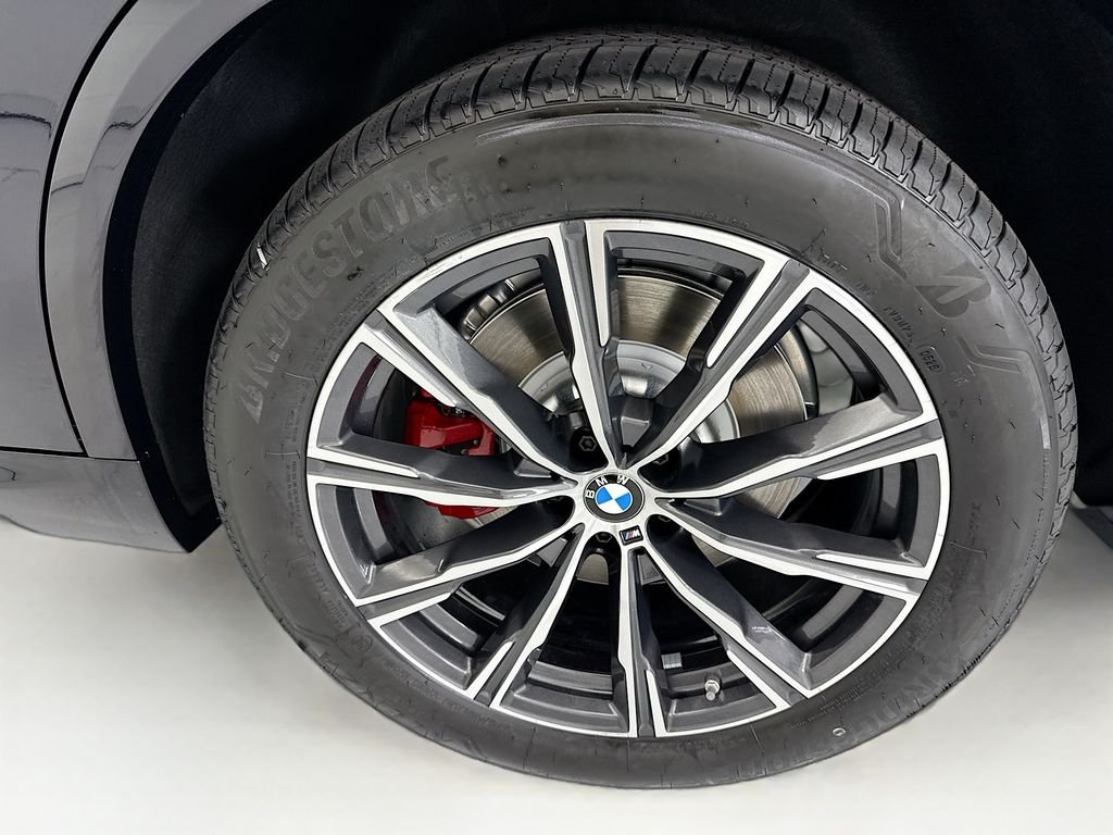 New 2026 Carbon Black Metallic BMW M60i image 30