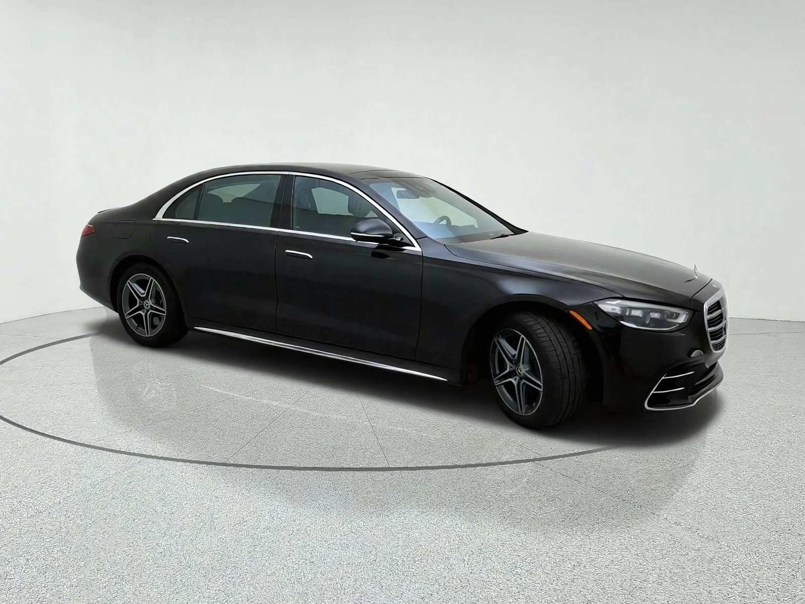 Certified Used 2025 Obsidian Black Metallic Mercedes-Benz S 500 image 5