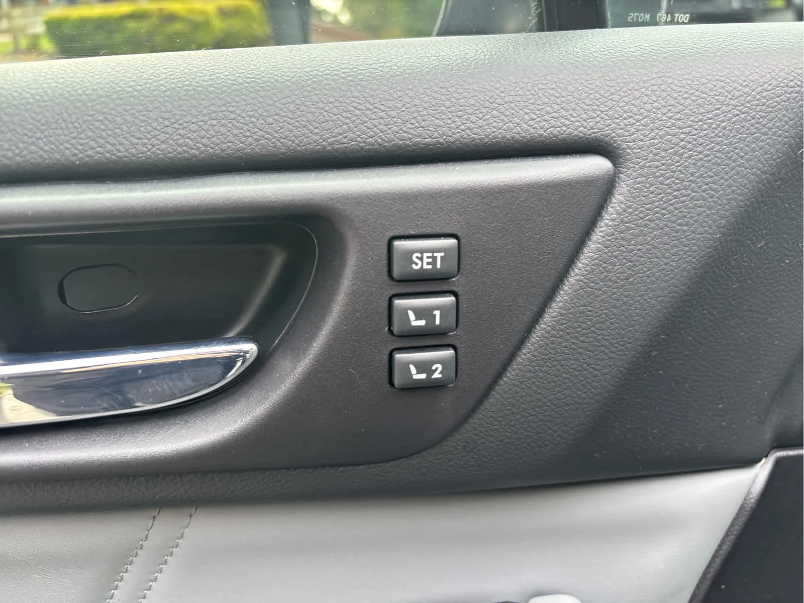 Used 2018 Magnetite Gray Metallic Subaru Limited image 23