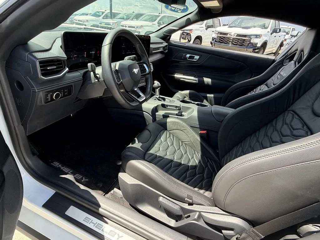 Used 2025 Oxford White Ford GT Premium image 11