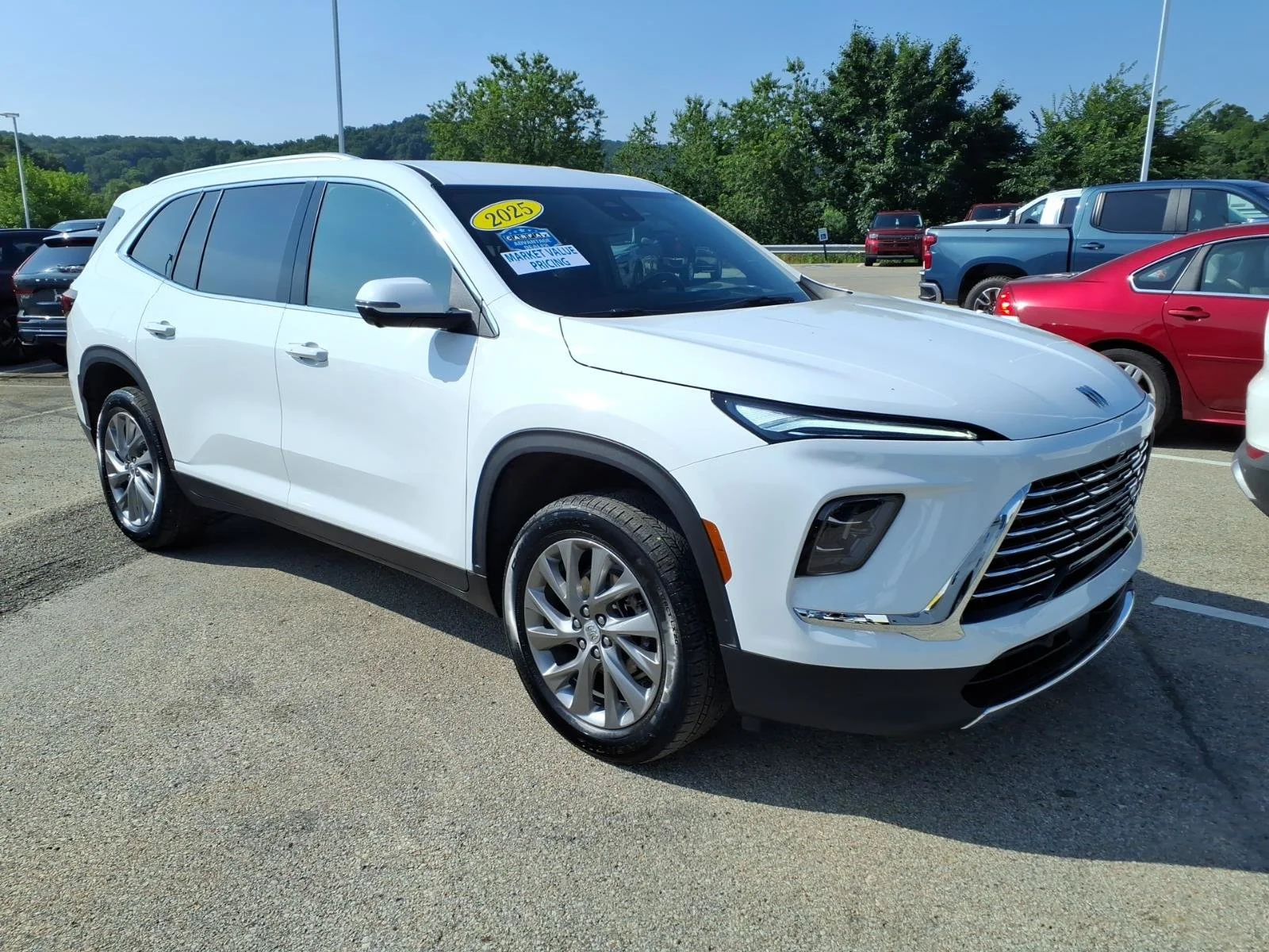 Used 2025 Summit White Gaz Buick Preferred image 1