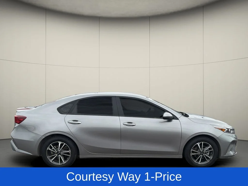 Used 2023 Gray Kia LXS image 8