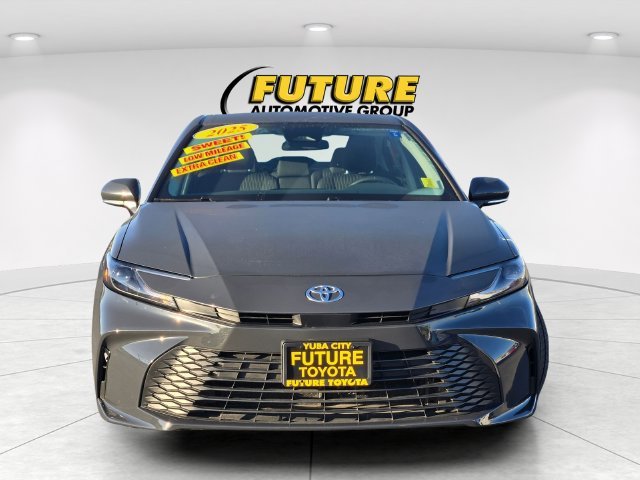 Used 2025  Toyota LE image 2