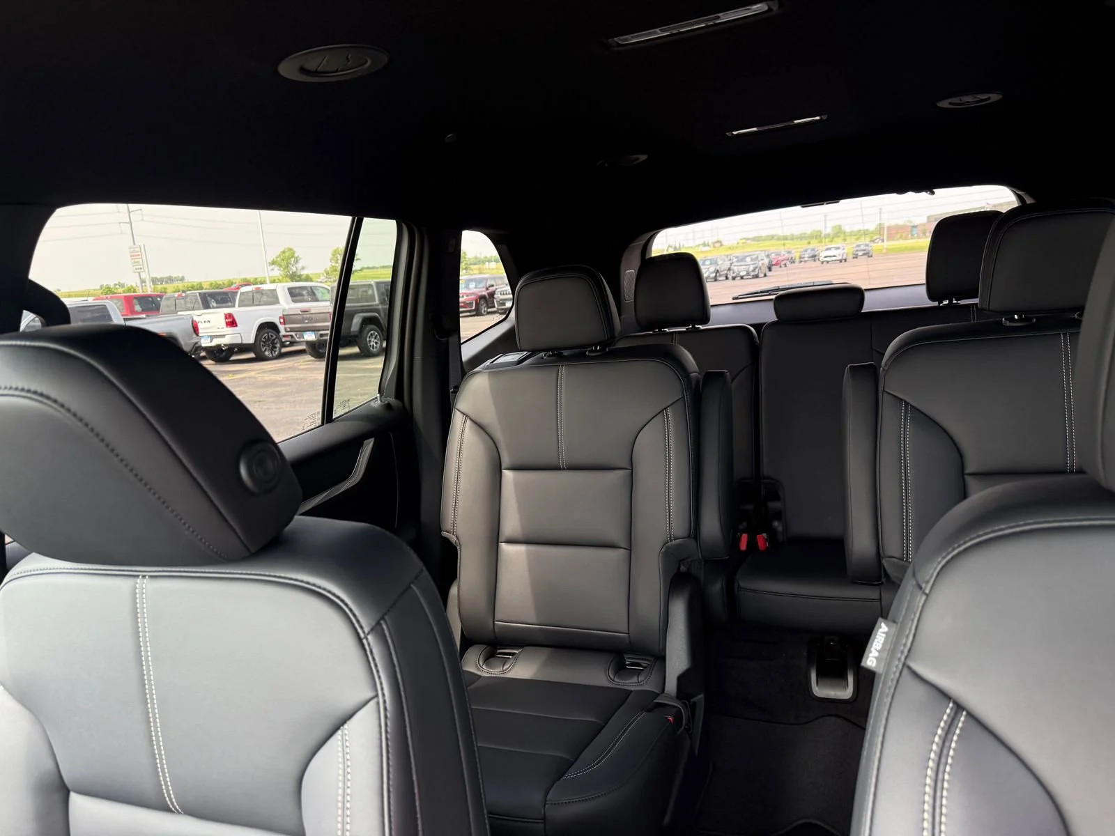New 2026 Sterling Metallic GMC Elevation image 24