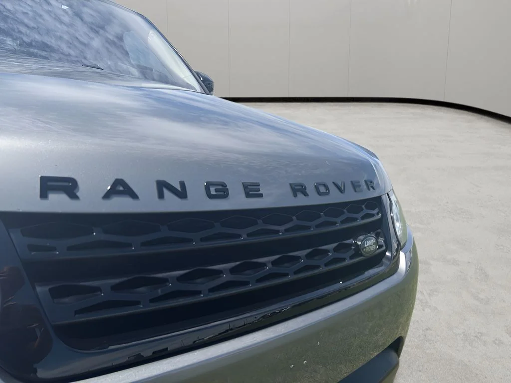 Used 2017 Silicon Silver Metallic Land Rover Autobiography image 33