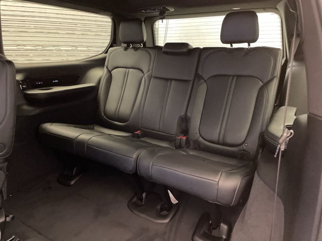 New 2026 Bright White Clearcoat Jeep Summit Obsidian image 22