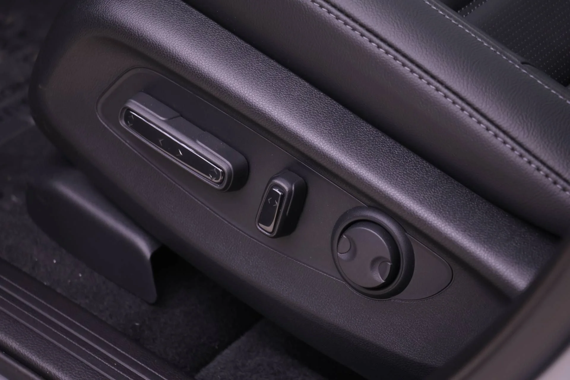 New 2026 Urban Gray Pearl Honda EX-L image 15