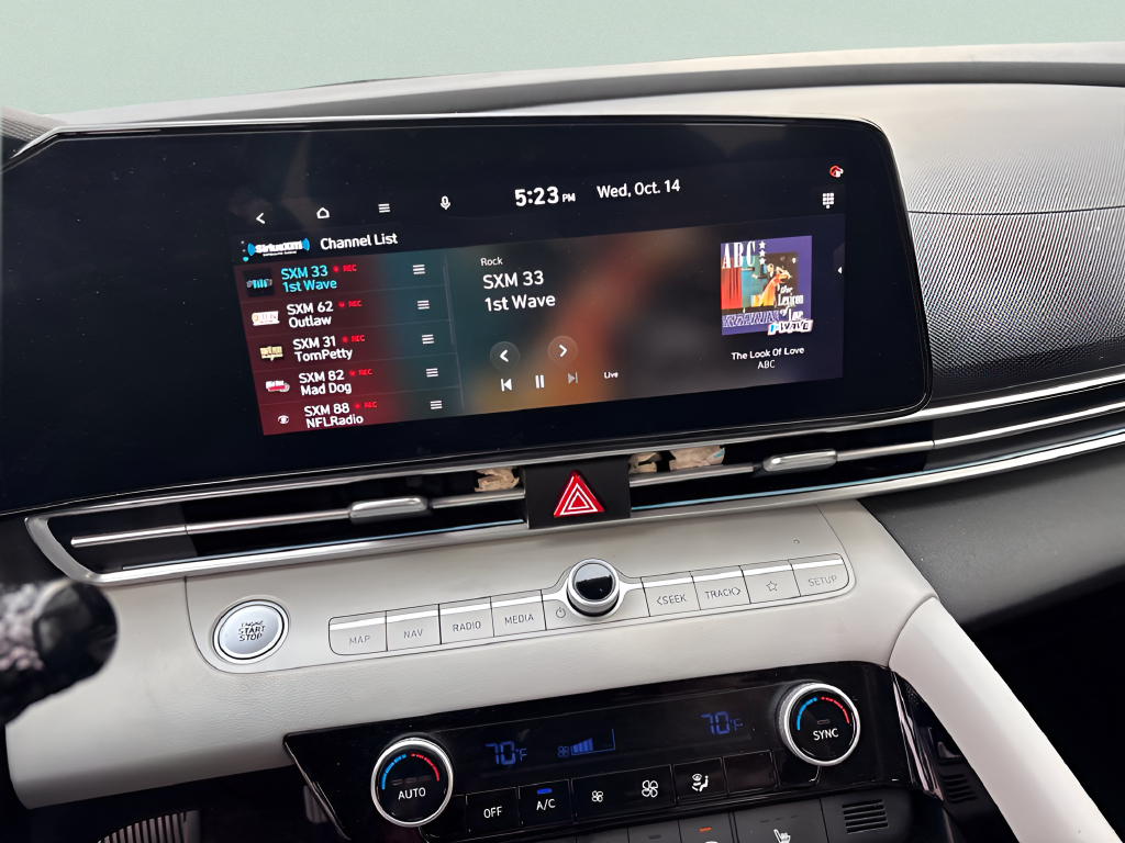 Used 2025 White Hyundai Limited image 17