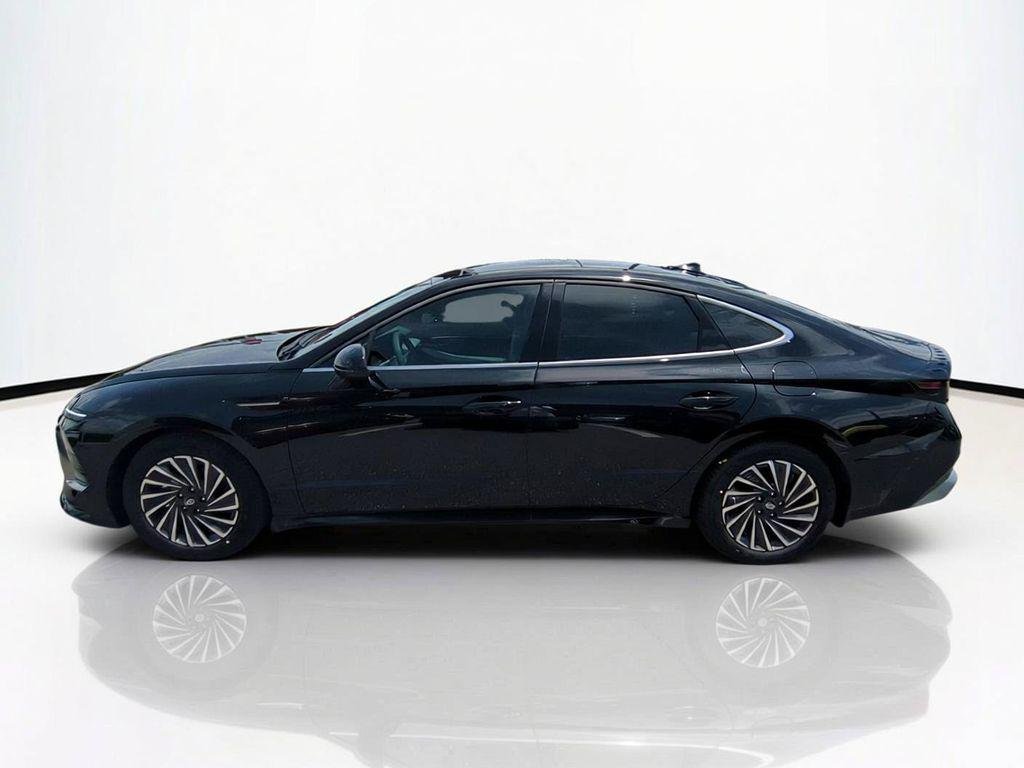 New 2026 Black Hyundai SEL image 8
