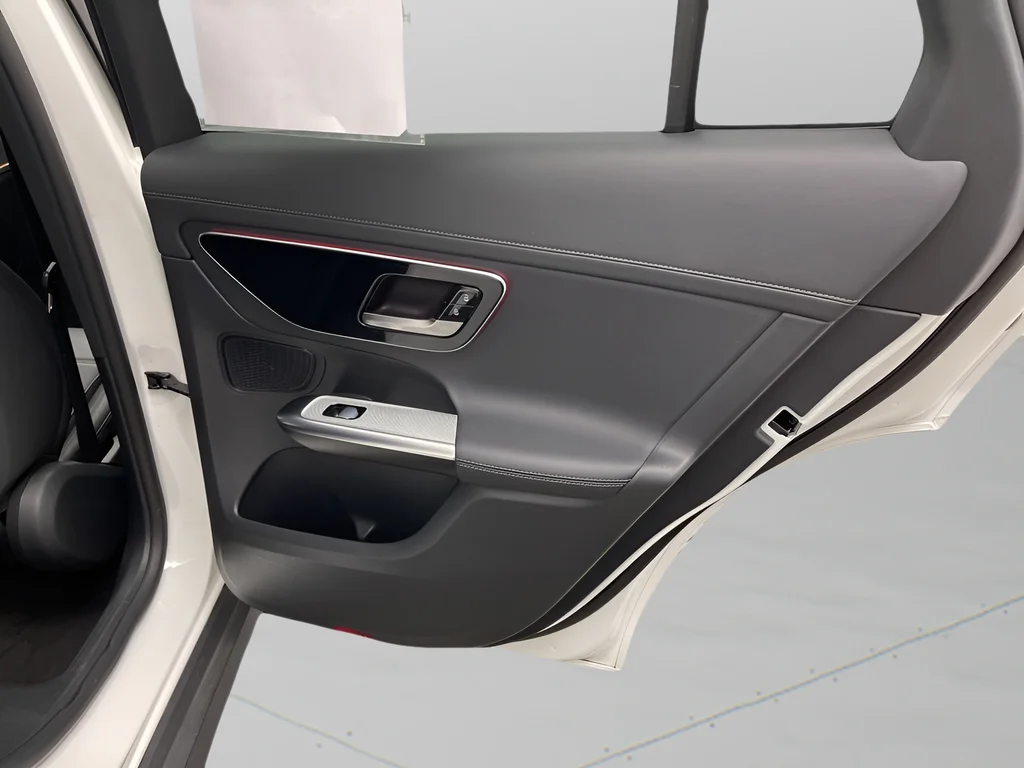 2024 Mercedes-Benz GLC GLC 300 - Photo 31