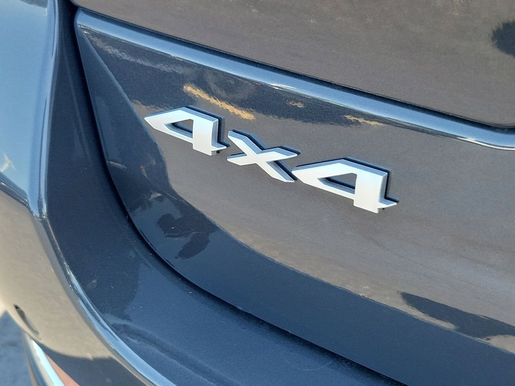 New 2026 Baltic Gray Metallic Clear-Coat Exterior Paint Jeep Laredo X image 7