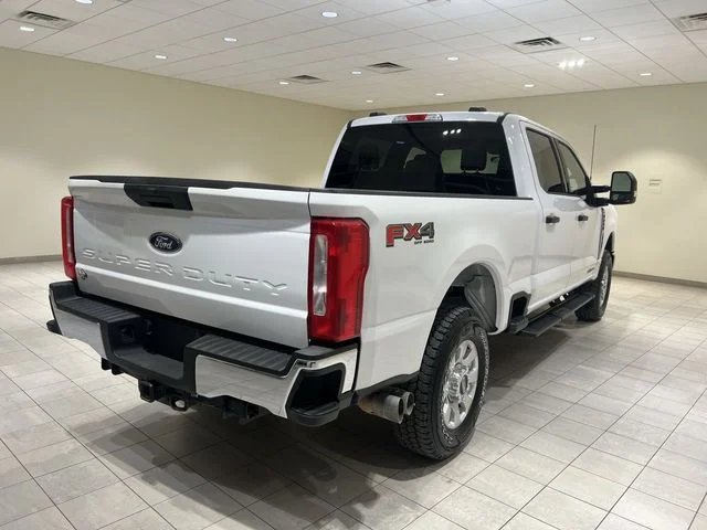 Certified Used 2024 Oxford White Ford XLT image 5