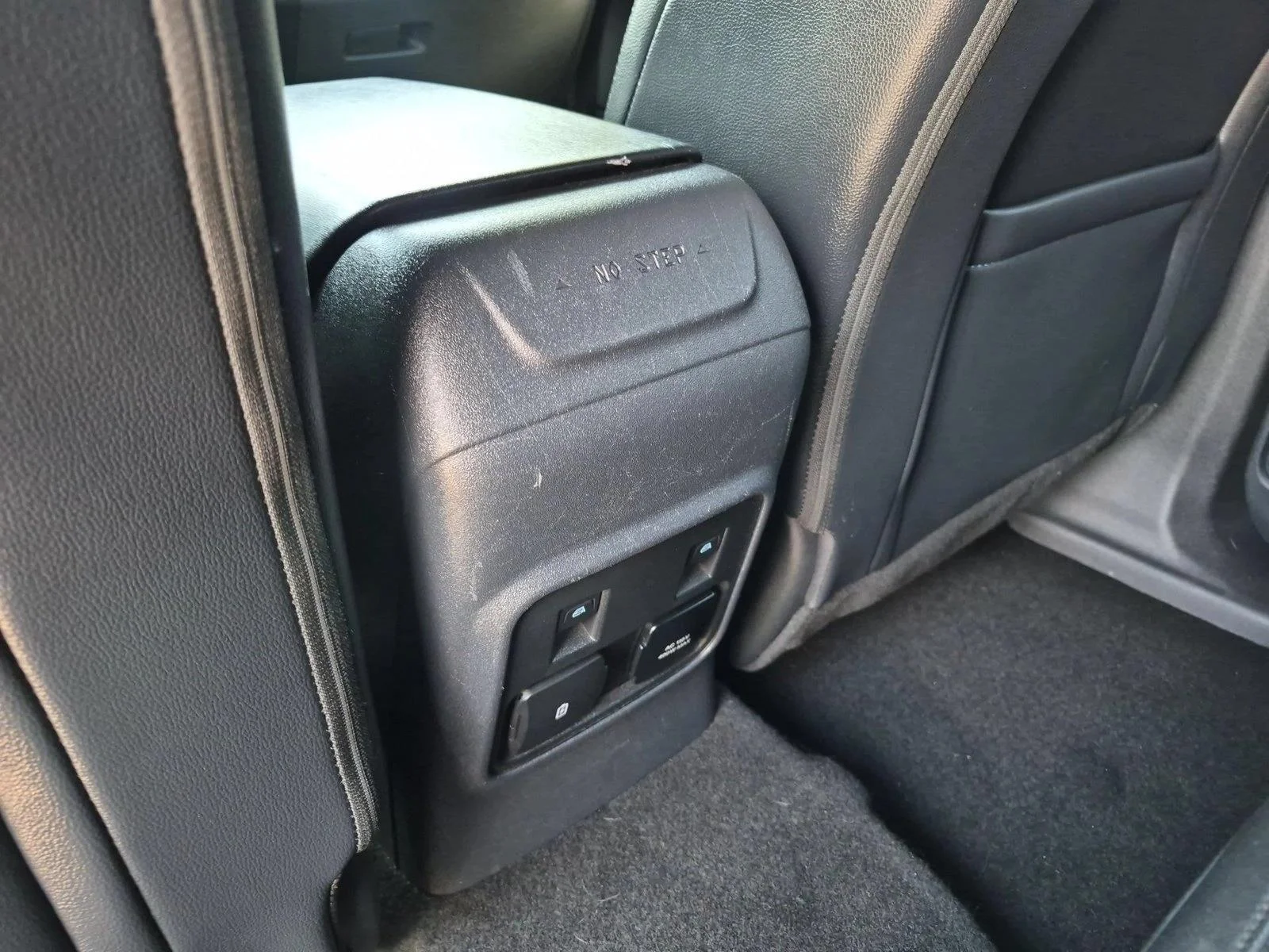 Used 2023 Eruption Green Metallic Ford Wildtrak image 17
