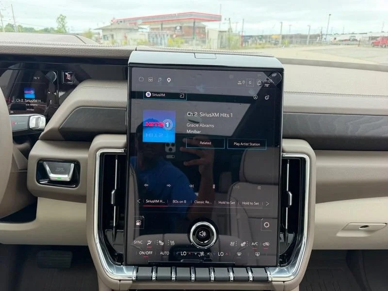 2026 GMC Yukon Denali - Photo 18