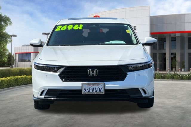 Used 2024 White Honda EX-L image 10