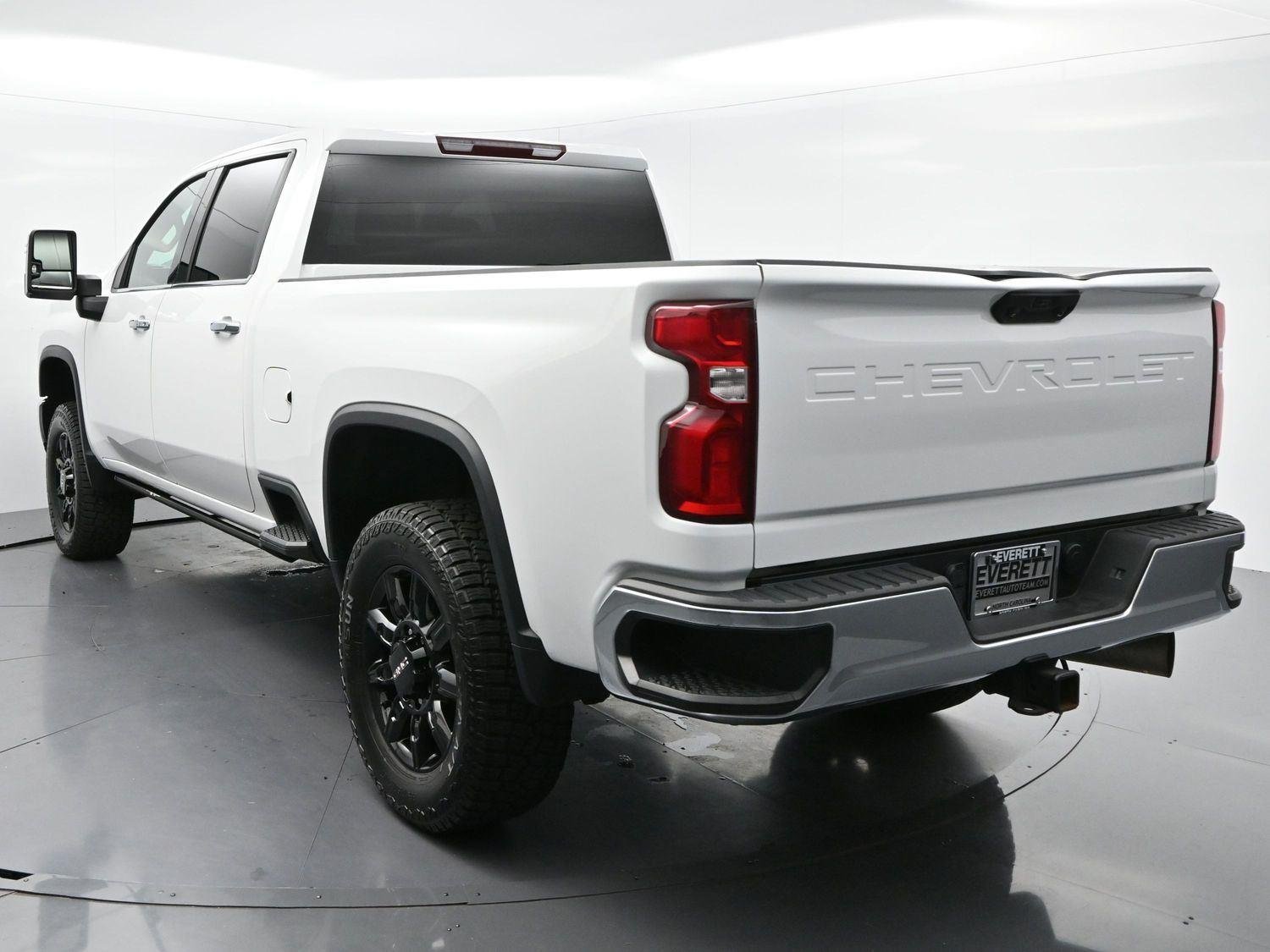 Used 2024 Summit White Chevrolet LTZ image 6