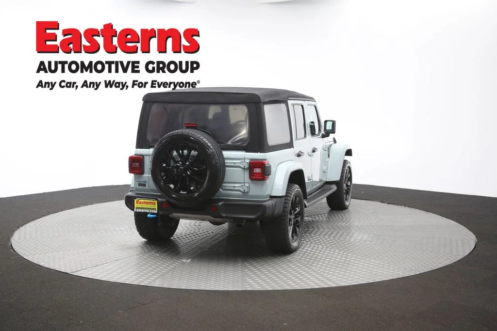 Used 2024 Gray Jeep Sahara 4xe image 39