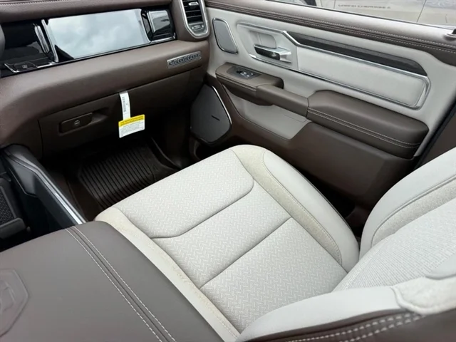 New 2026 Bright White Clear-Coat Exterior Paint RAM Laramie image 18