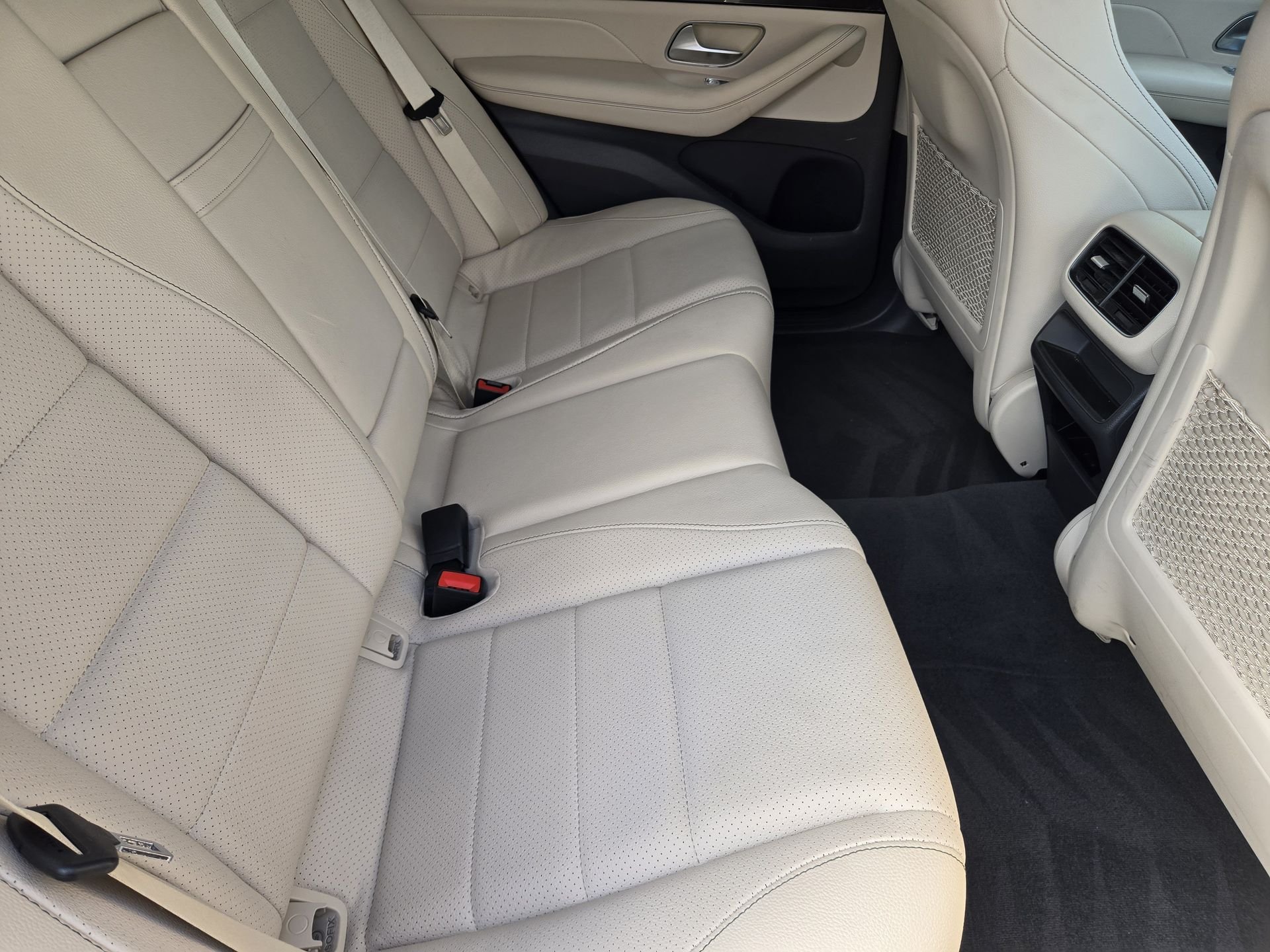 Used 2020 Black Mercedes-Benz GLE 350 image 26