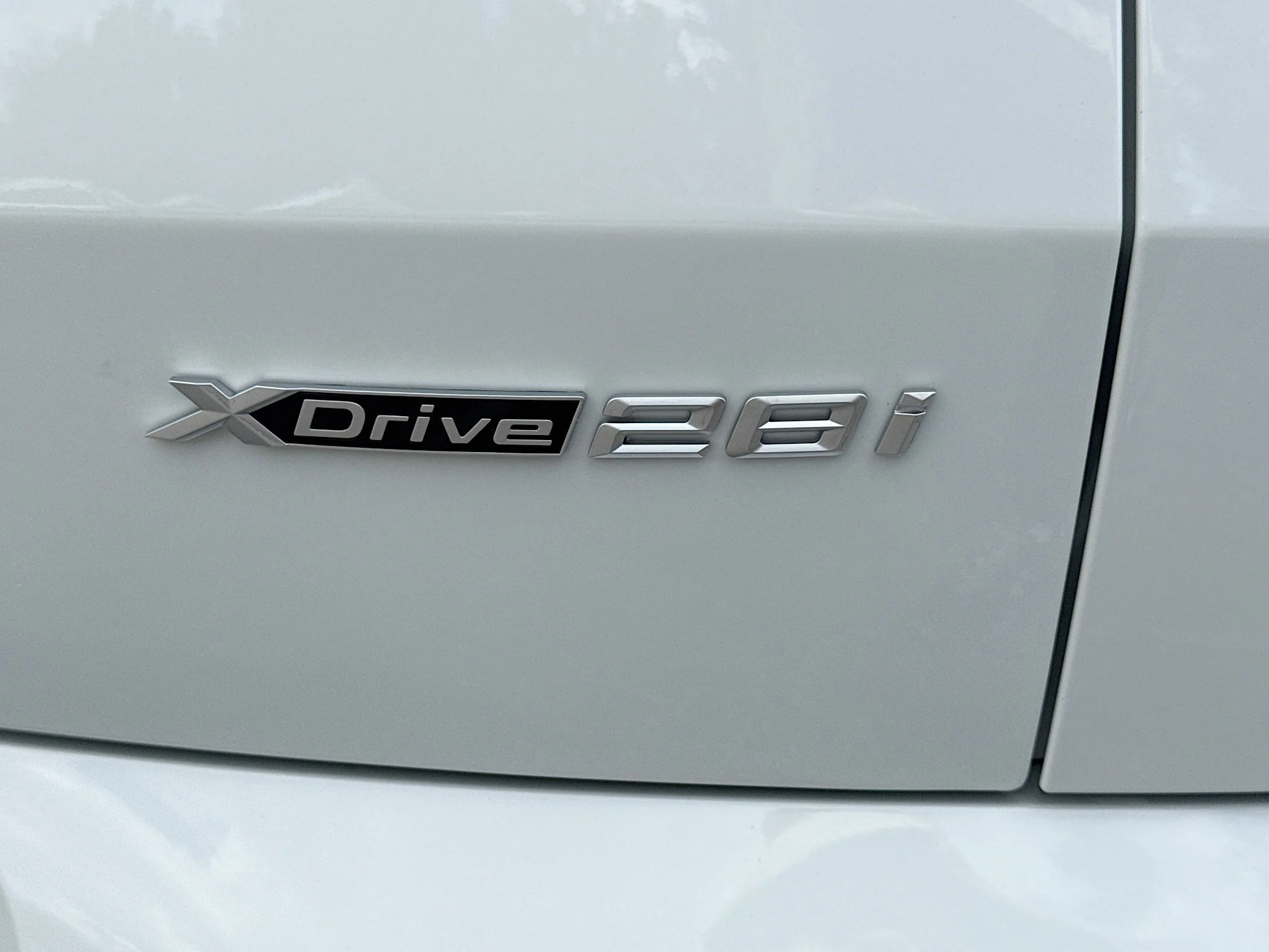 New 2026 Alpine White BMW xDrive28i image 11