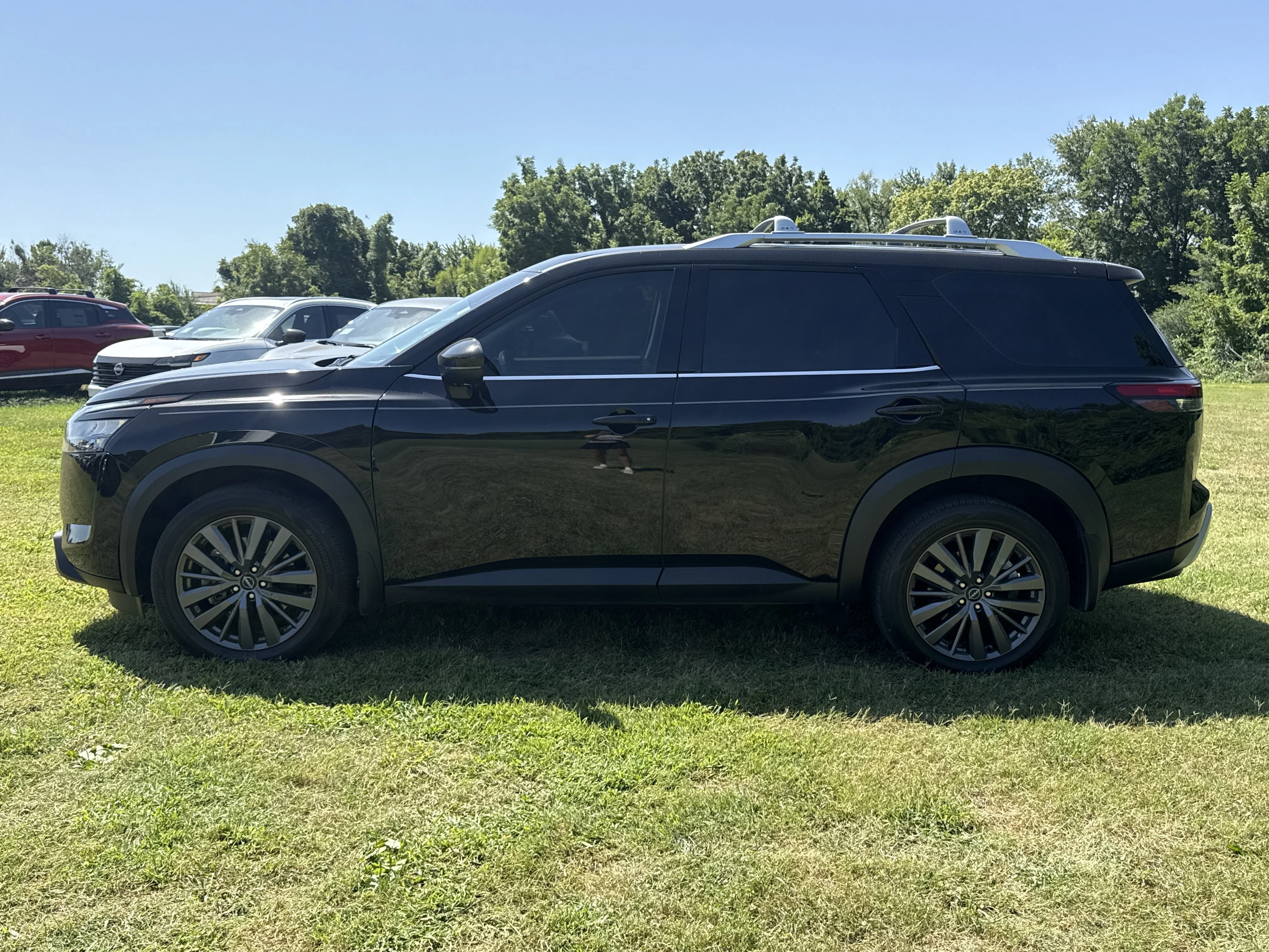 New 2025 Super Black Nissan SL image 3