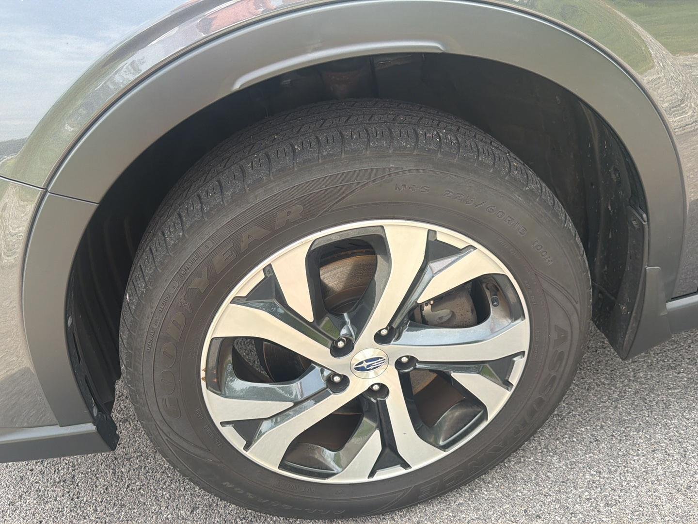 Used 2021 Magnetite Gray Metallic Subaru Limited image 9