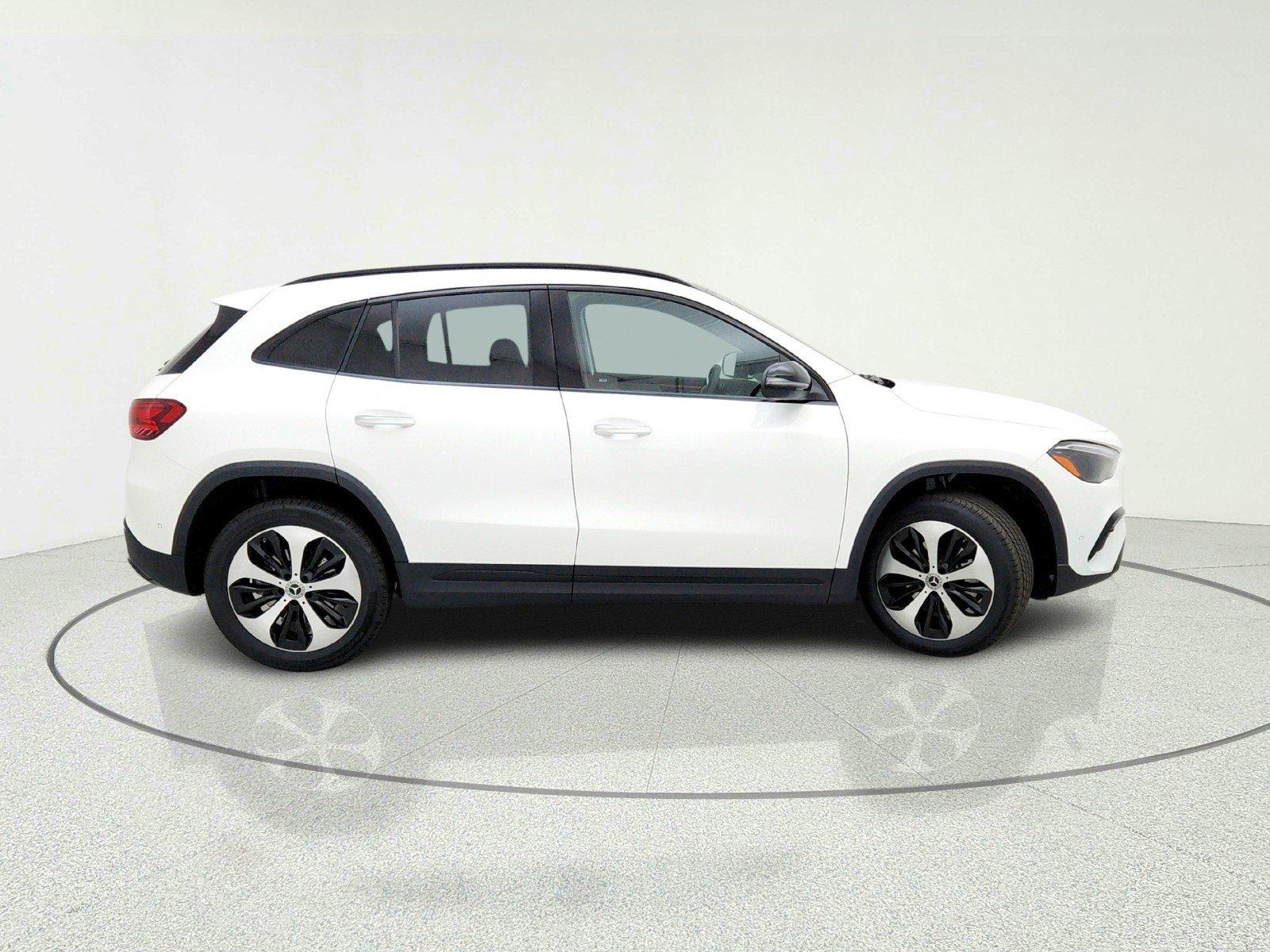 New 2026 Polar White Mercedes-Benz GLA 250 SUV image 7