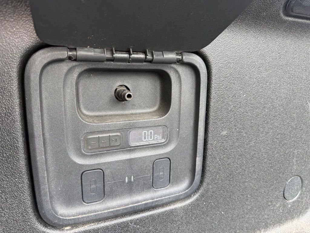 Used 2022 Glacier White Rivian Adventure image 21