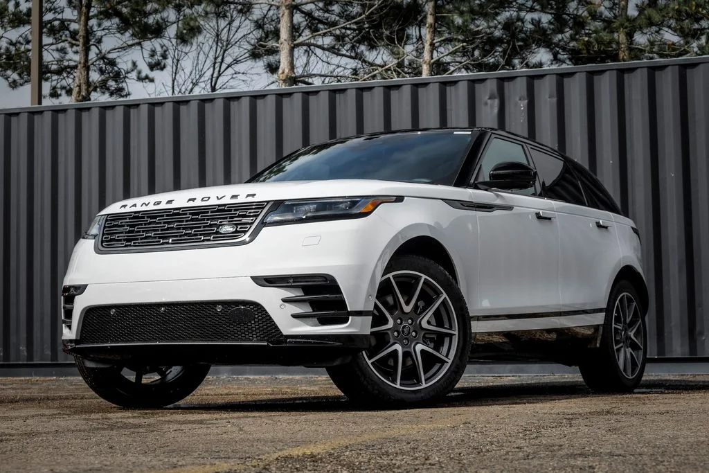 2026 Land Rover Range Rover Velar P250 Dynamic SE's photo