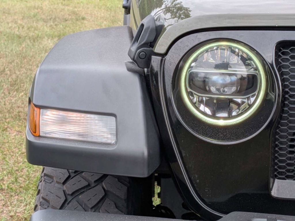 Used 2022 Green Jeep Willys image 9
