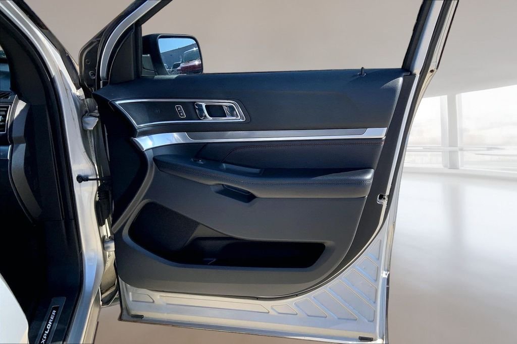 Used 2018 Ingot Silver Ford Sport image 23