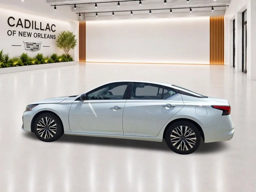 Used 2024 White Nissan 2.5 SV image 6
