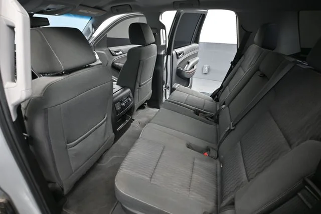 Used 2020 Silver GMC SLE image 30
