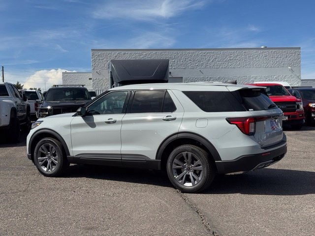 New 2027 Avalanche Gray Ford Active image 3