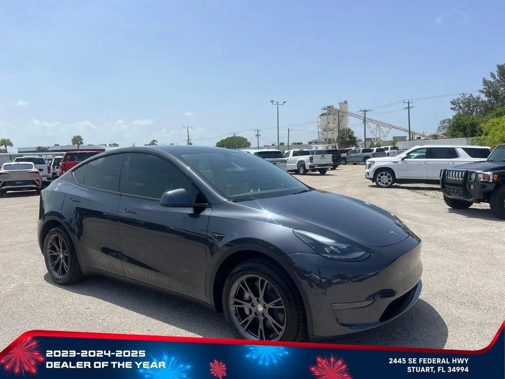 Used 2025 Tesla Model Y Long Range with VIN 7SAYGDED3SA370297 for sale in Titusville, FL