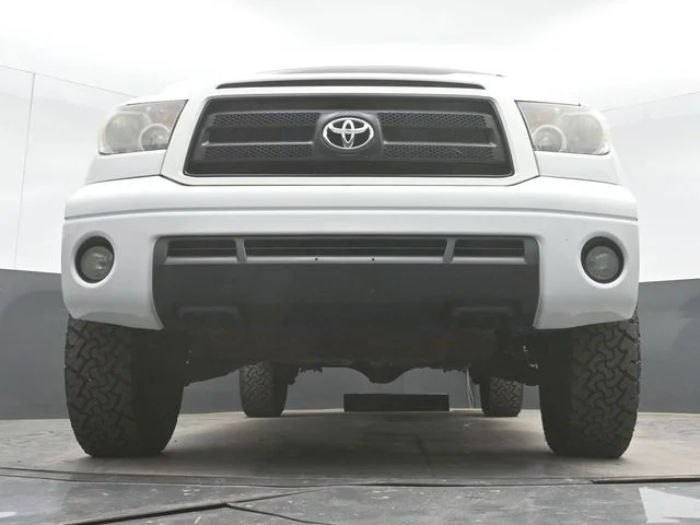 Used 2011 White Toyota Grade image 39