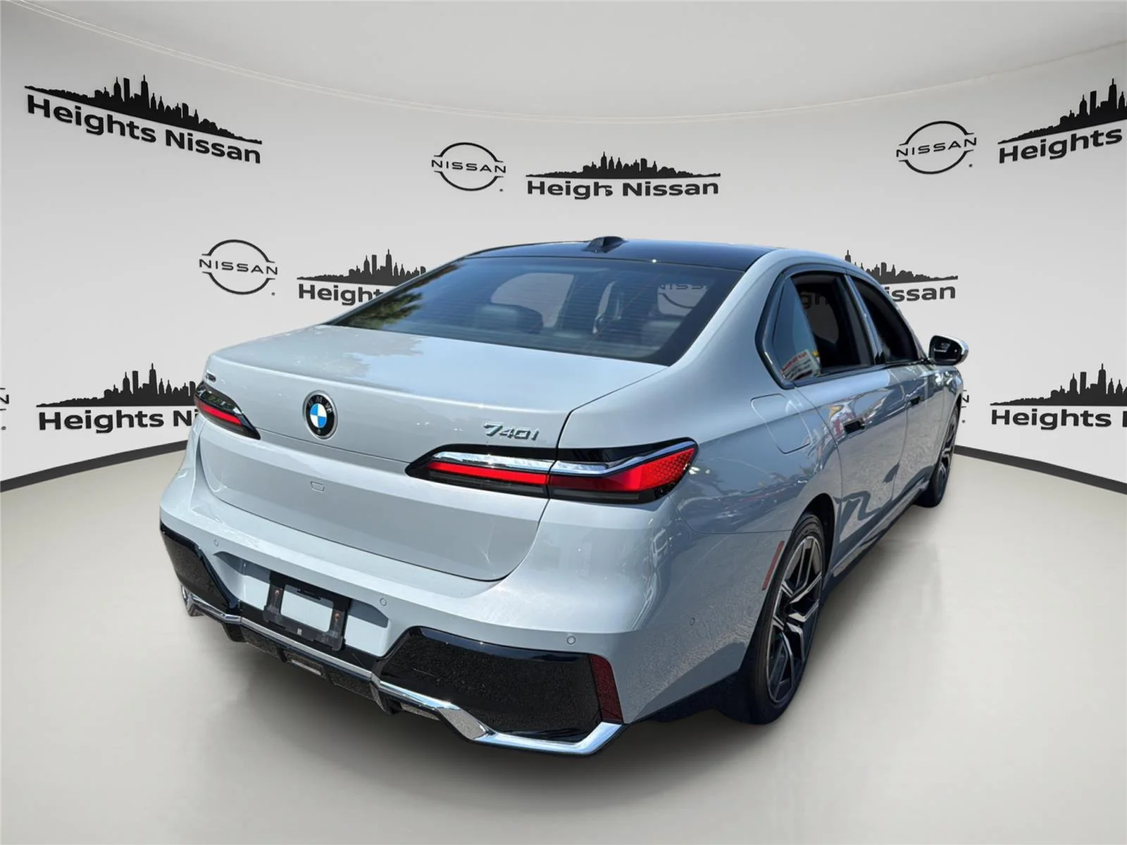 Used 2025 GRAY BMW 740i xDrive image 6