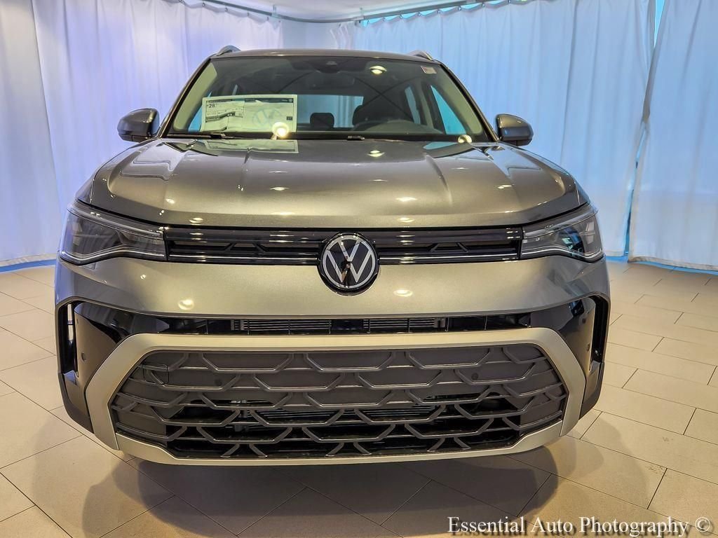 New 2026 Platinum Gray Metallic Volkswagen 1.5T SE image 2