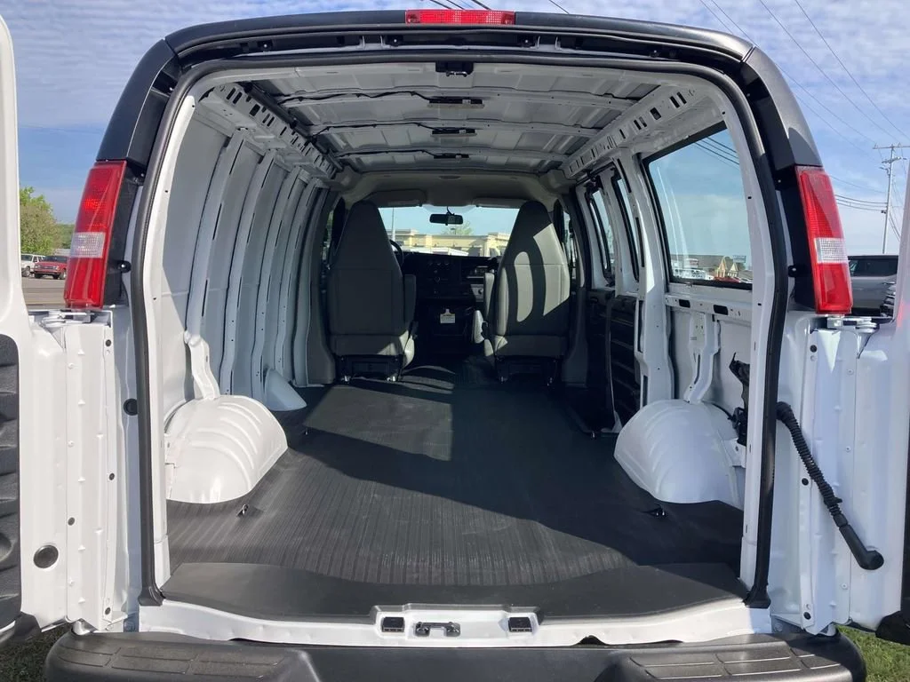 New 2026 Summit White GMC Work Van image 10