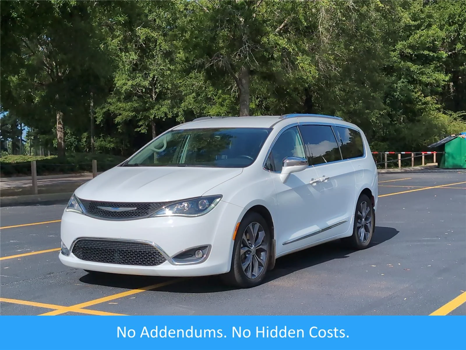 Used 2018 Bright White Clearcoat Chrysler Limited image 1