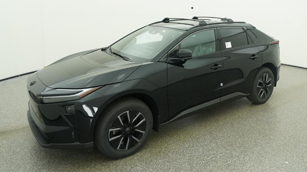 New 2026 Midnight Black Metallic Toyota XLE image 31