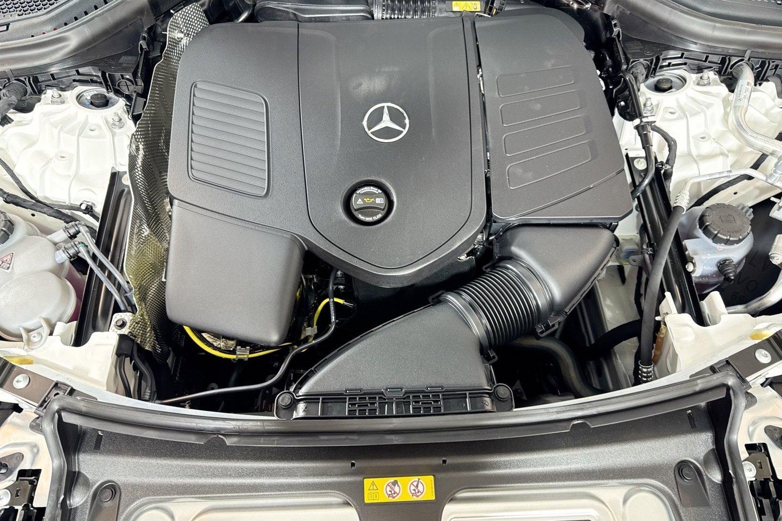 New 2026 Polar White Mercedes-Benz GLC 300 image 28