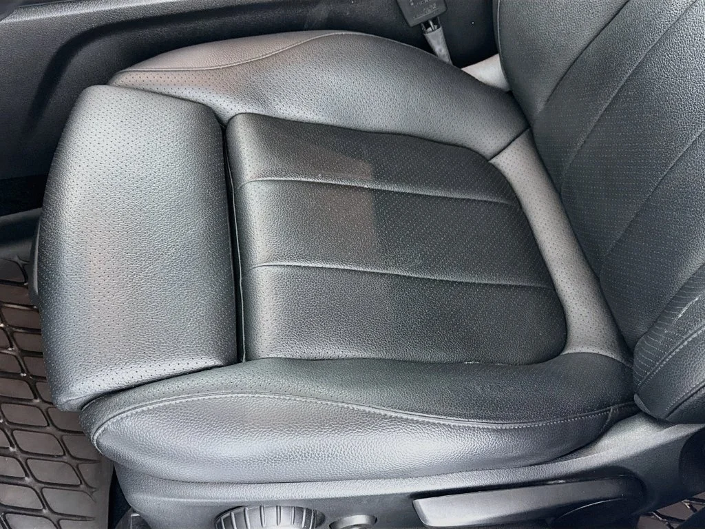 Used 2022 Polar White Mercedes-Benz GLA 250 image 18