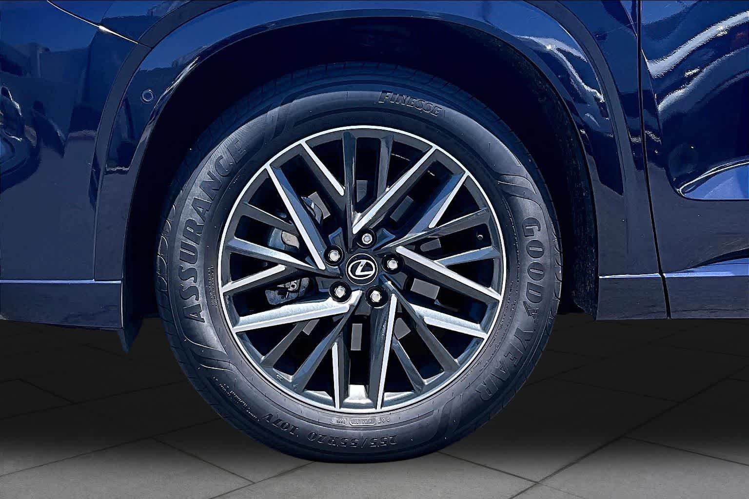 Used 2025 Nightfall Mica Lexus Premium image 11
