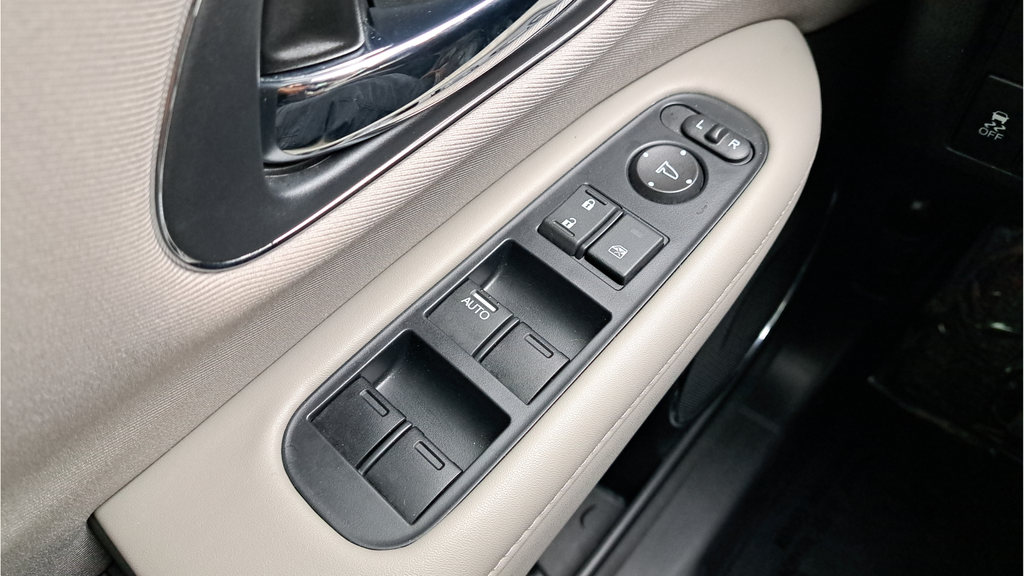 Used 2017 White Honda EX image 24