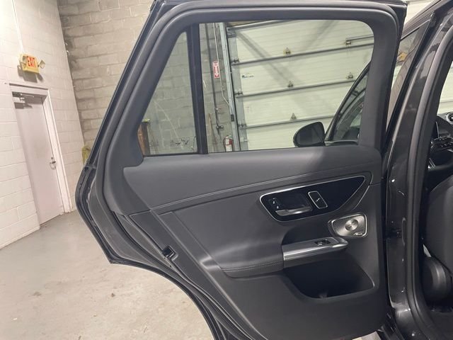 New 2026  Mercedes-Benz GLC 300 image 11