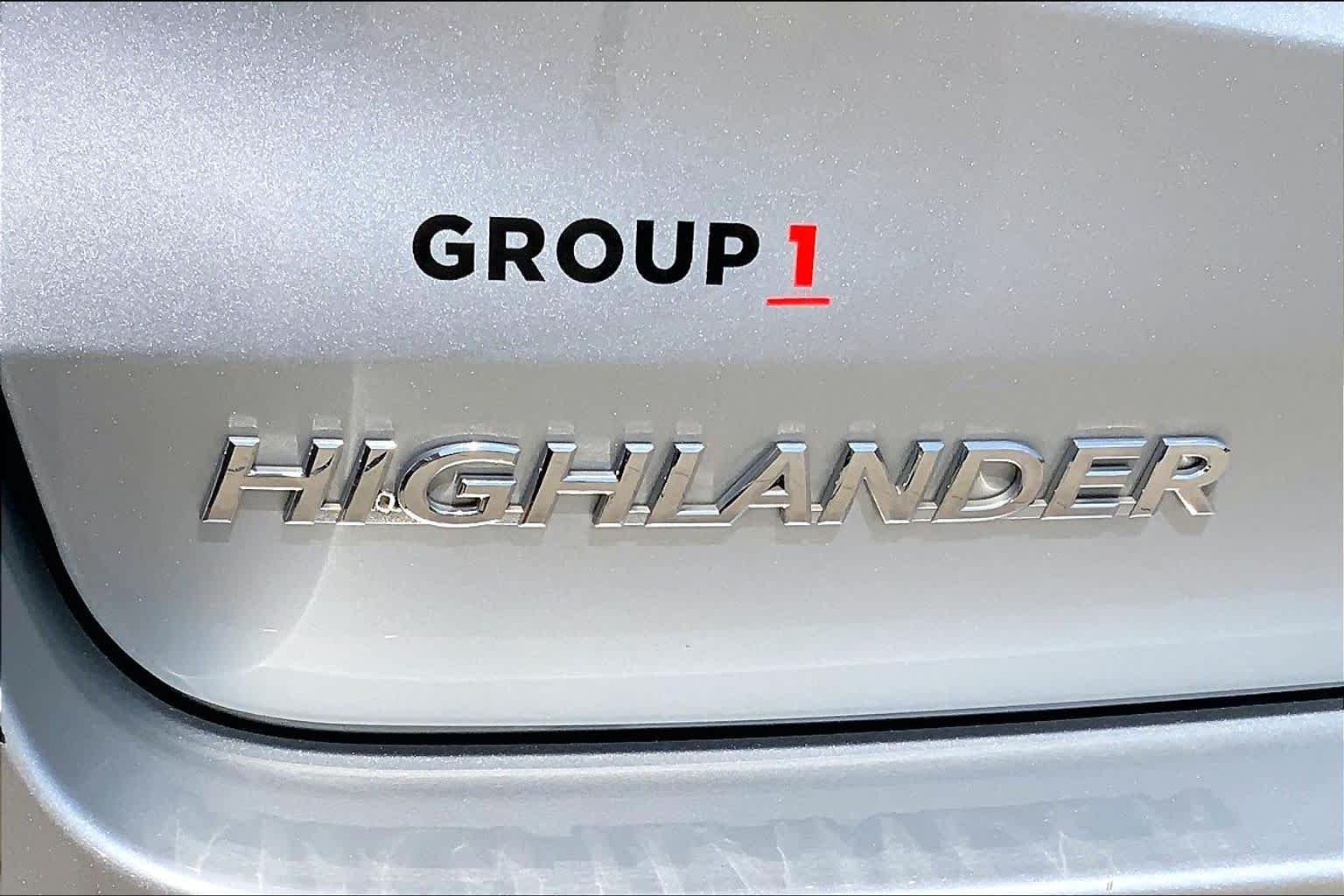 Used 2019 Celestial Silver Metallic Toyota XLE image 33